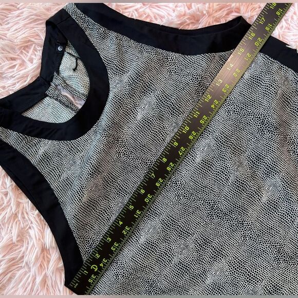 Karisa Sleeveless Dress NWT keyhole button closure XS - Picture 7 of 9